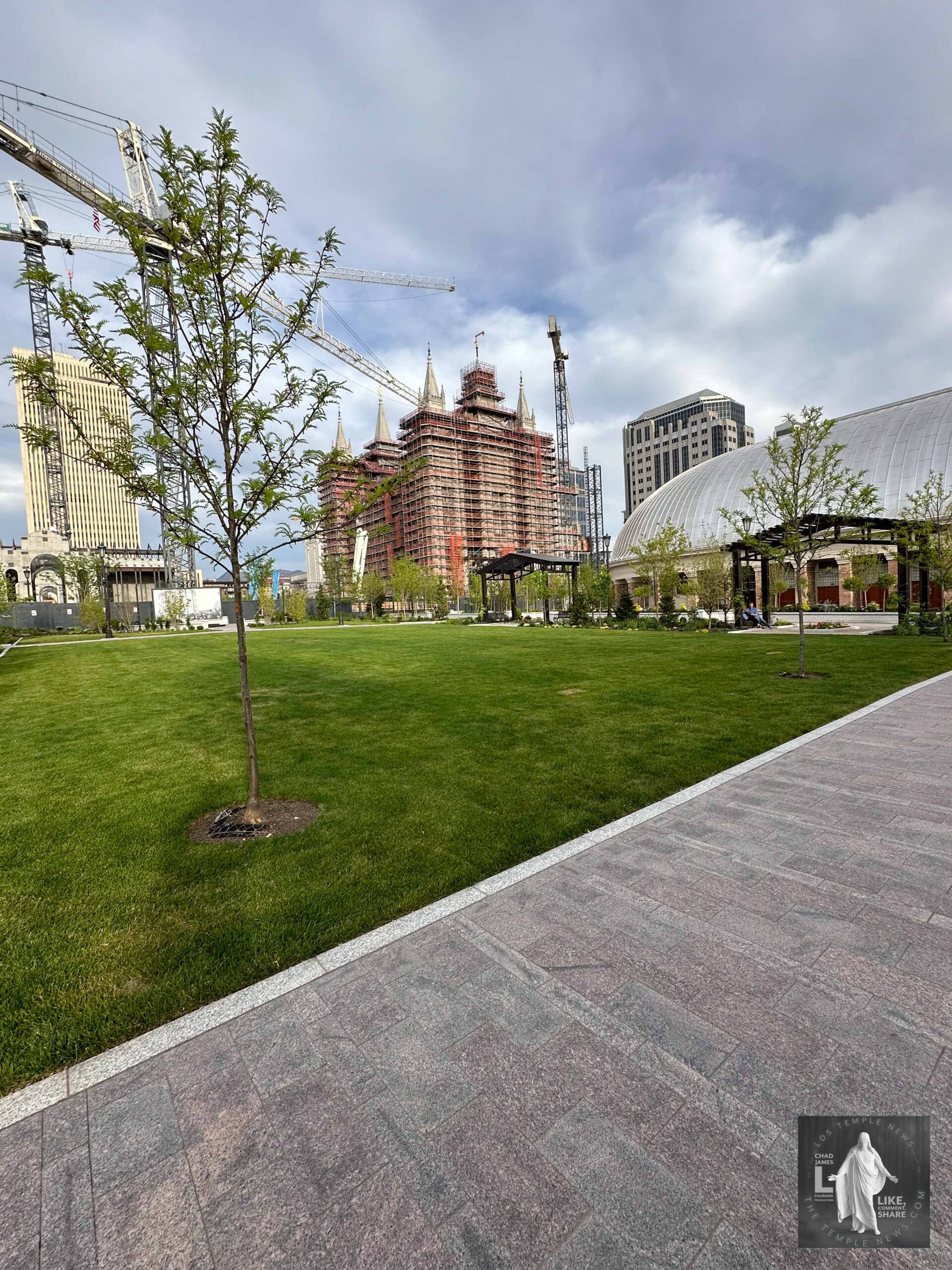 Salt Lake Temple Presented by LDS Temple News