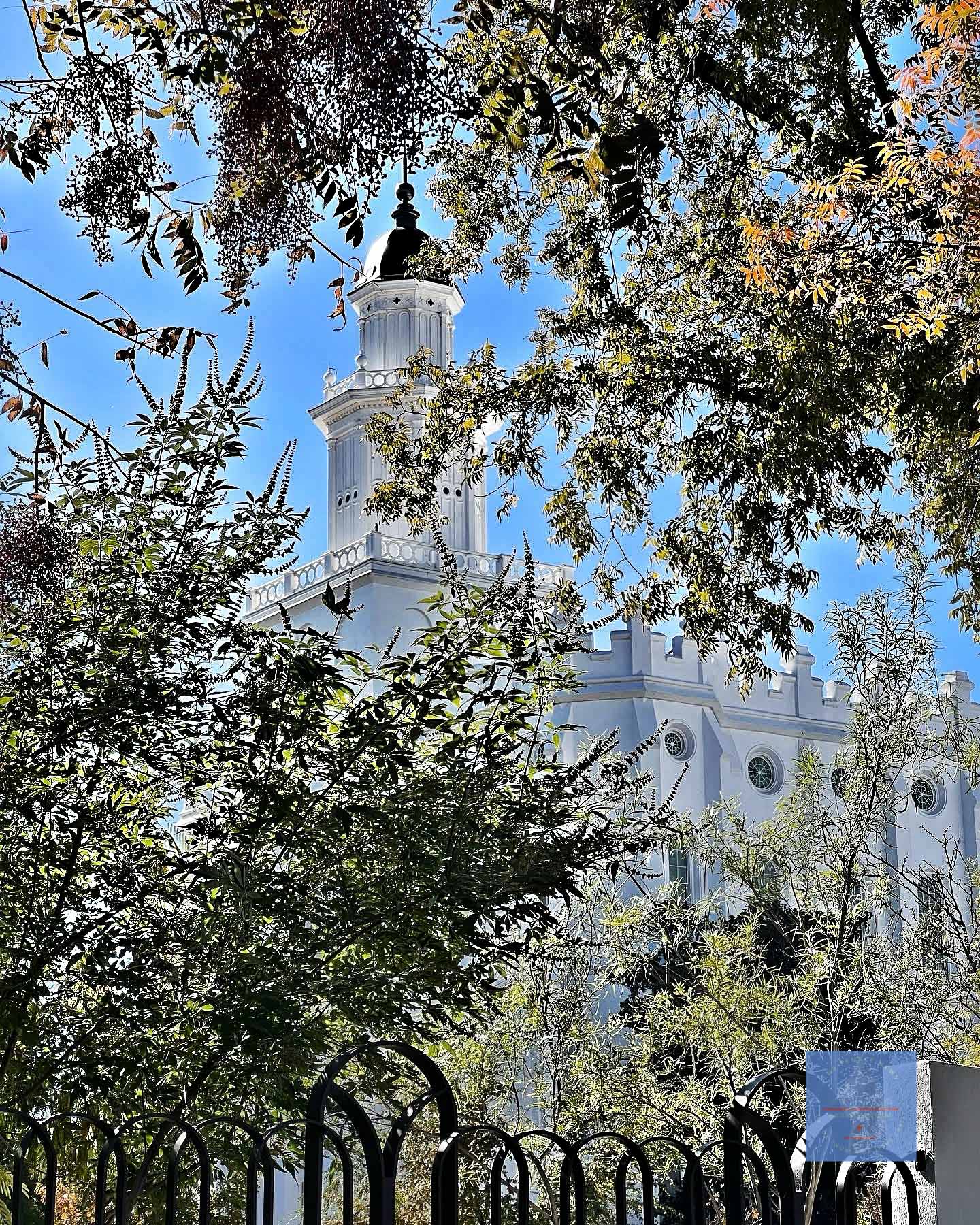 St. George Utah Temple has 3 instruction rooms, 18 sealing rooms & 1 baptistry