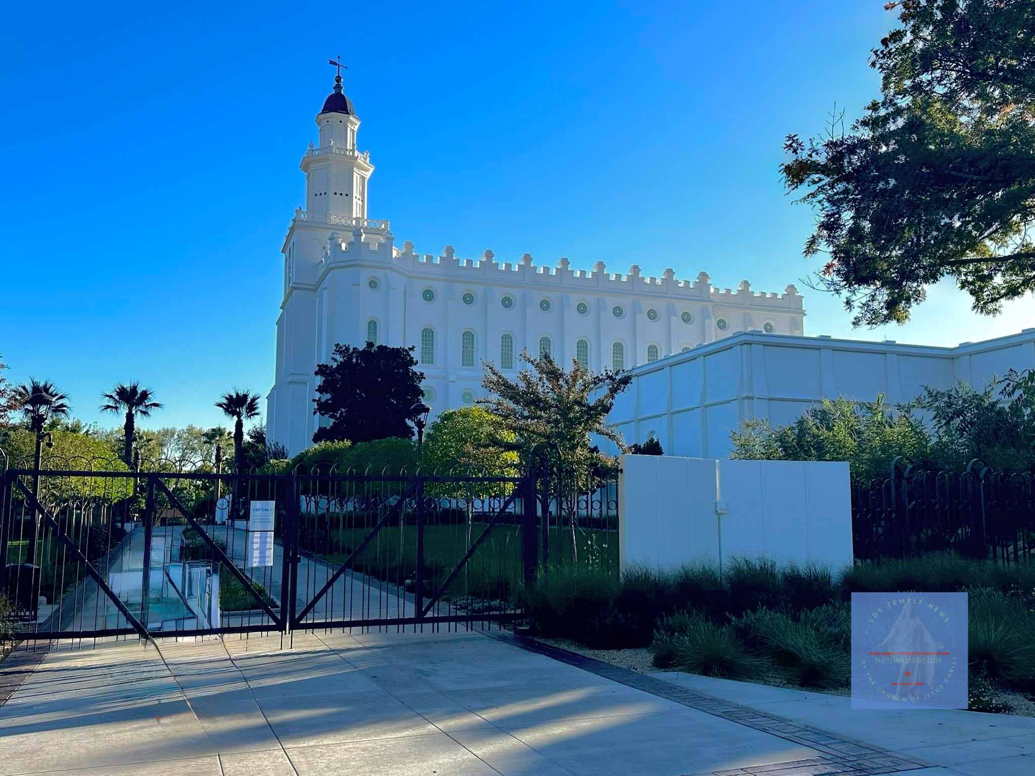 Temple Design St. George Utah Temple Tower has three tiers the base is 32 feet