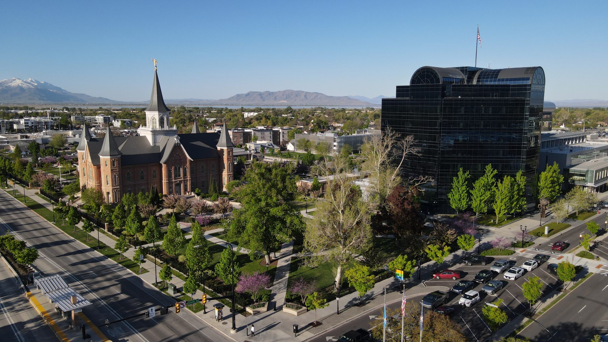 Visiting the Provo City Center temple for the first time! I love how they have the name of the prophet right on the front!