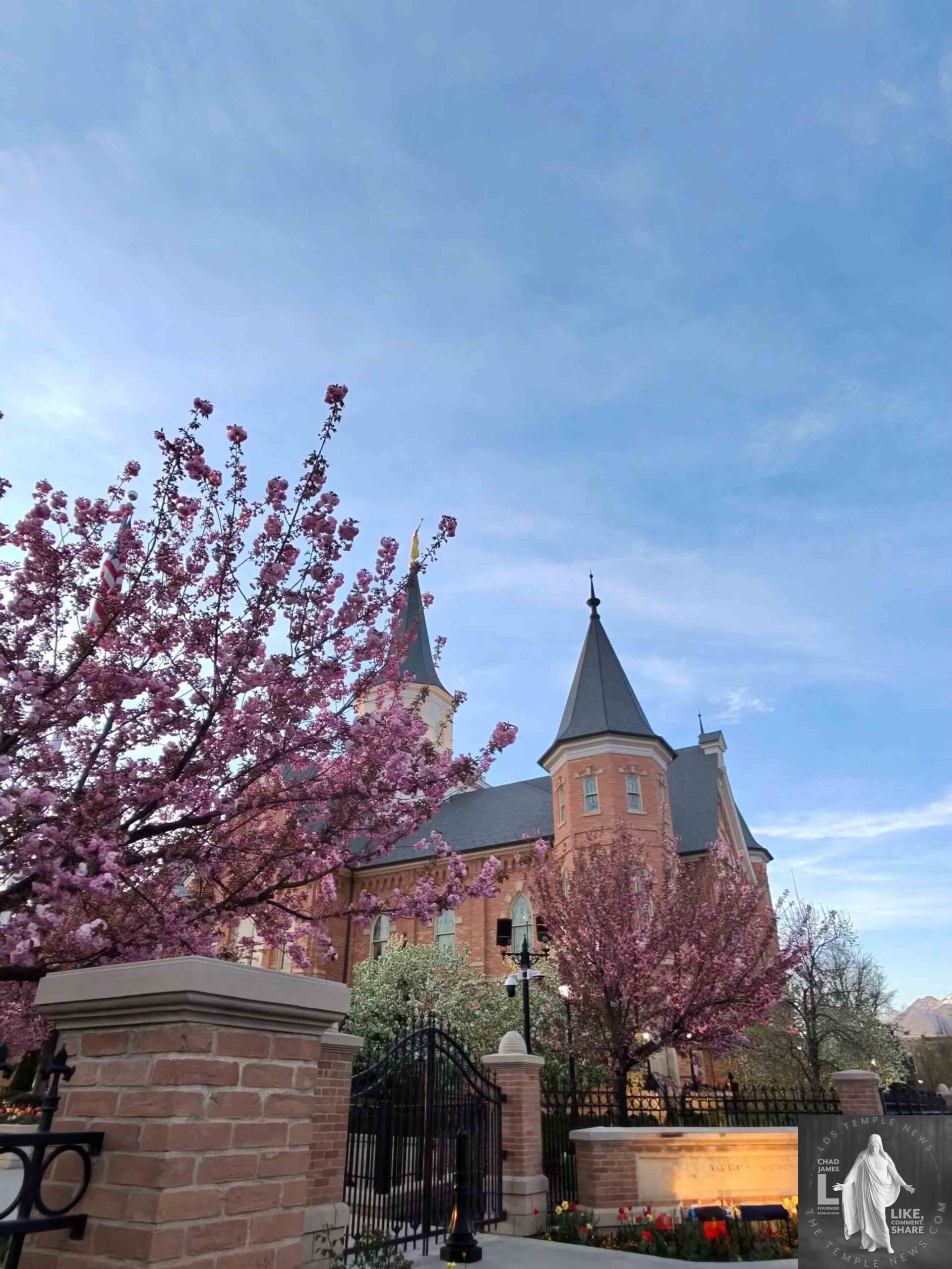 Did you know the Provo City Center Temple has a unique 'lighting sequence' at night, highlighting its beautiful architecture