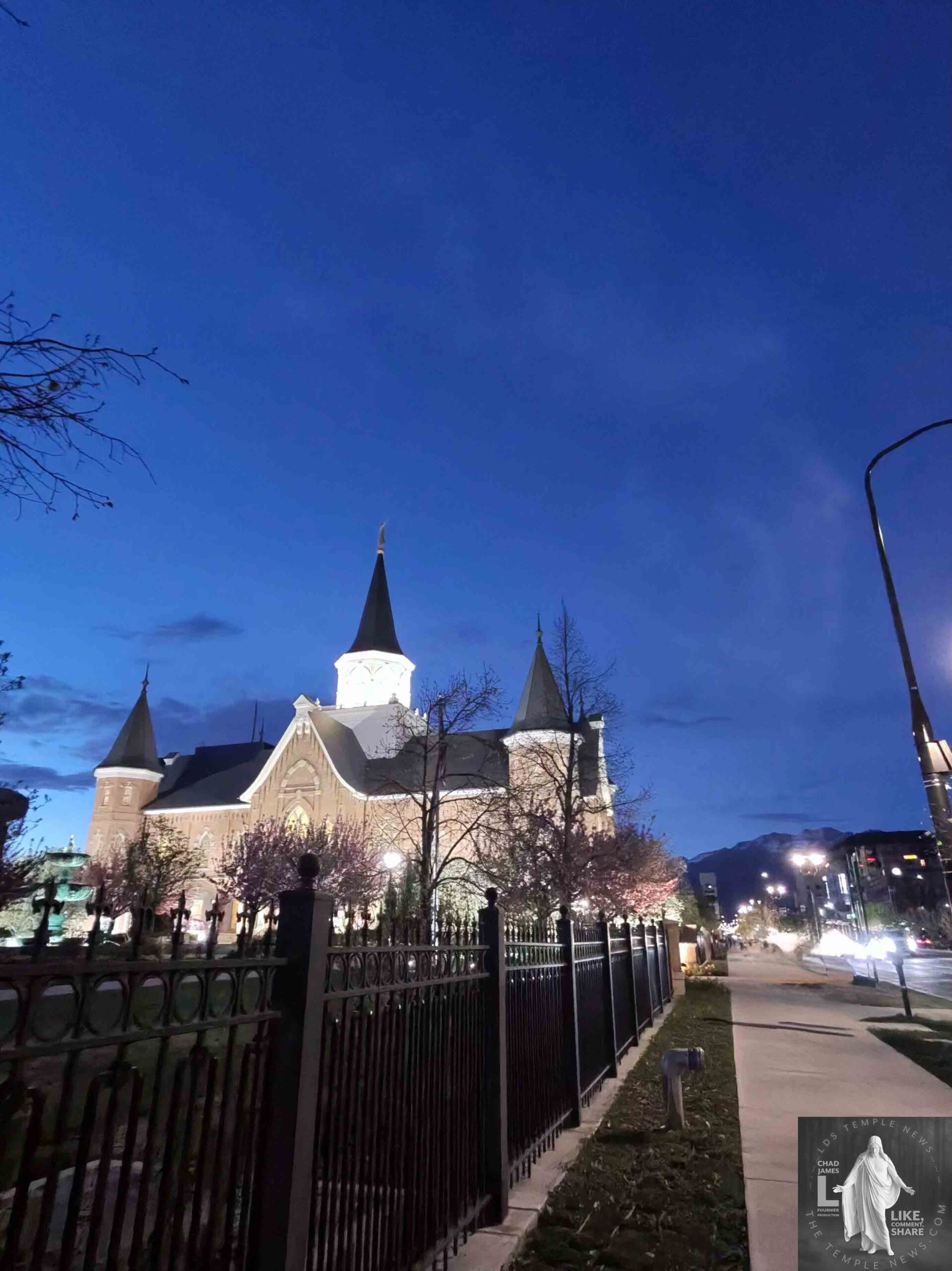 The Provo City Center Temple's design incorporates elements of the Provo Tabernacle, blending old and new architecture